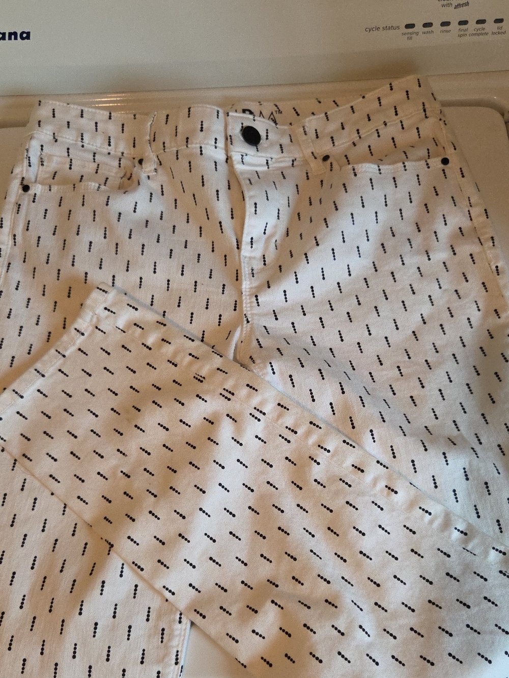White House Black Market White Cropped Pants with Black Dot Stripe Print